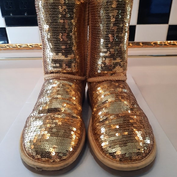 Ugg Classic Short Gold Sequin Boots - Picture 6 of 9